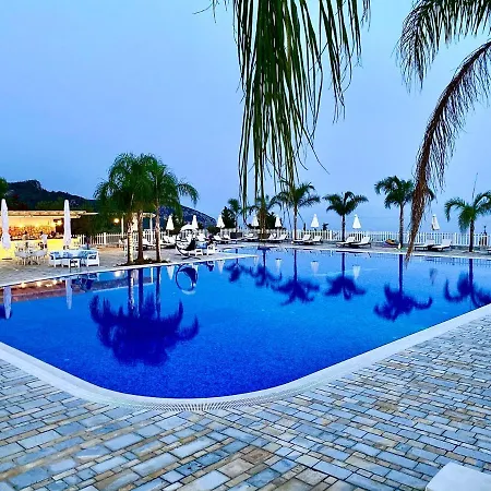 Elysium 5* Dhermi