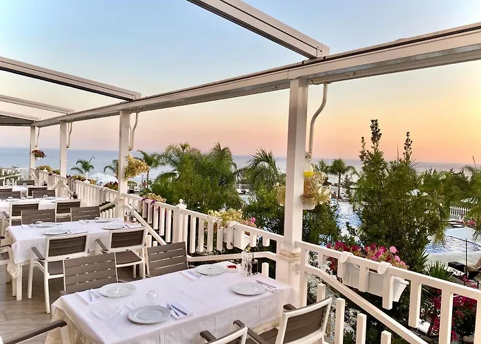 Elysium Hotel Dhërmi