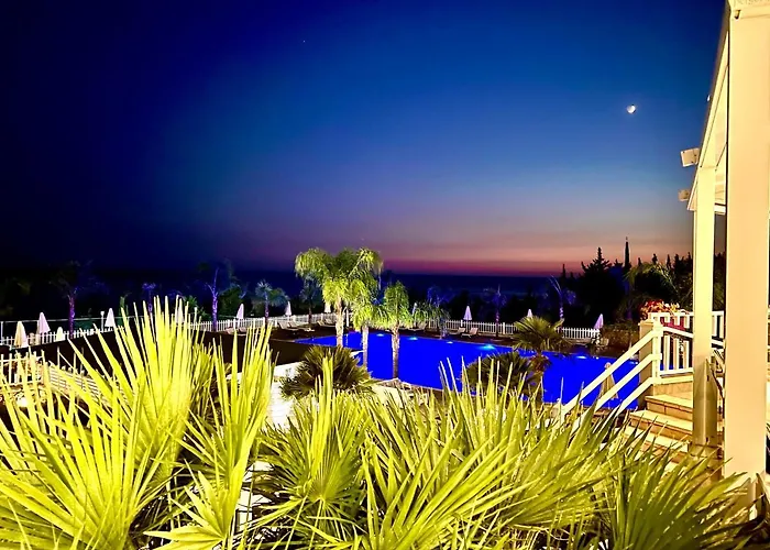 Elysium Otel Dhërmi